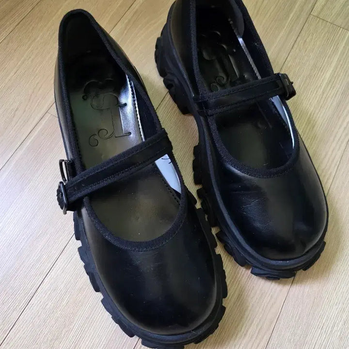 [SOLD OUT] 장원영 한섬 sjsj 청키메리제인슈즈