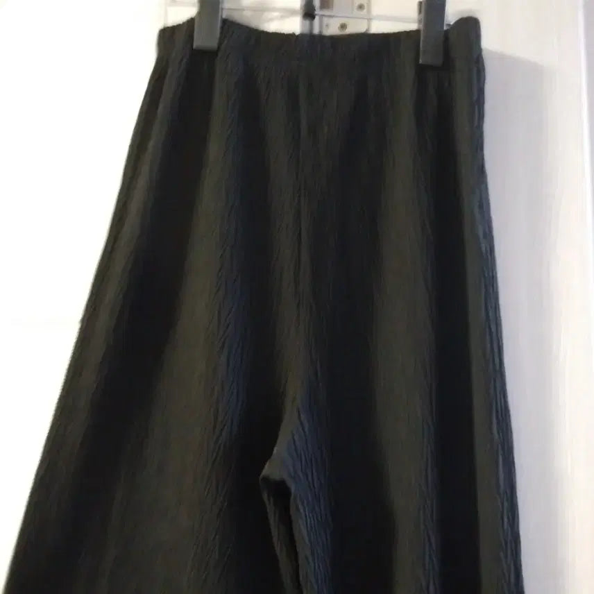 [BUNJANG] Black Pleated Wide Pants / 블랙 플리츠 와이드 팬츠