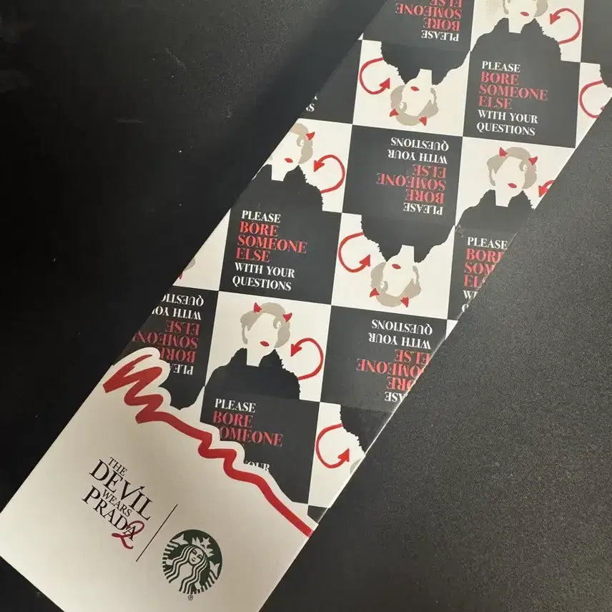 [BUNJANG] Starbucks x The Devil Wears Prada Limited Edition Keyring / (한정할인)악마는프라다를입는다 x 스타벅스 한정판  키링