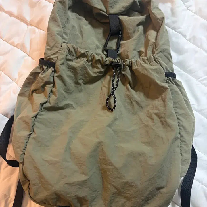 [BUNJANG] Khaki Drawstring Backpack / 카키색 드로우스트링 백팩