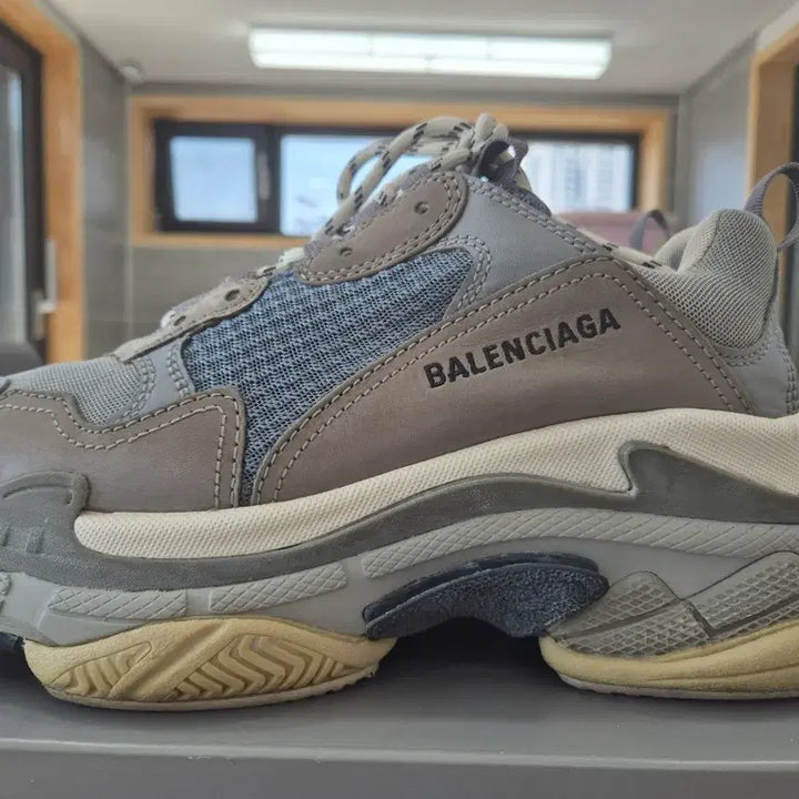 [BUNJANG] Balenciaga Triple S Gray Sneakers / [42]발렌시아가 트리플S 그레이