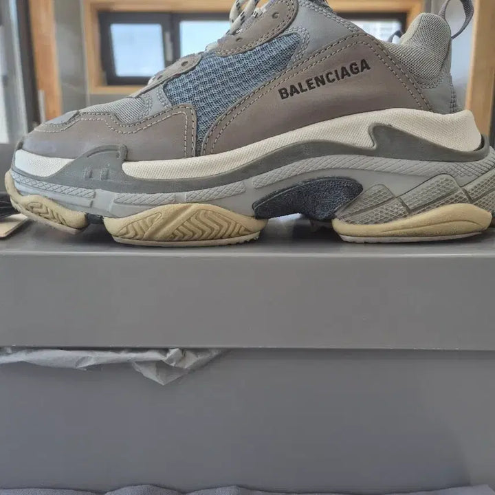 [BUNJANG] Balenciaga Triple S Gray Sneakers / [42]발렌시아가 트리플S 그레이