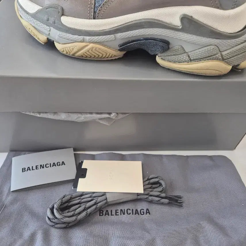 [BUNJANG] Balenciaga Triple S Gray Sneakers / [42]발렌시아가 트리플S 그레이