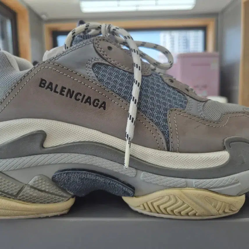 [BUNJANG] Balenciaga Triple S Gray Sneakers / [42]발렌시아가 트리플S 그레이