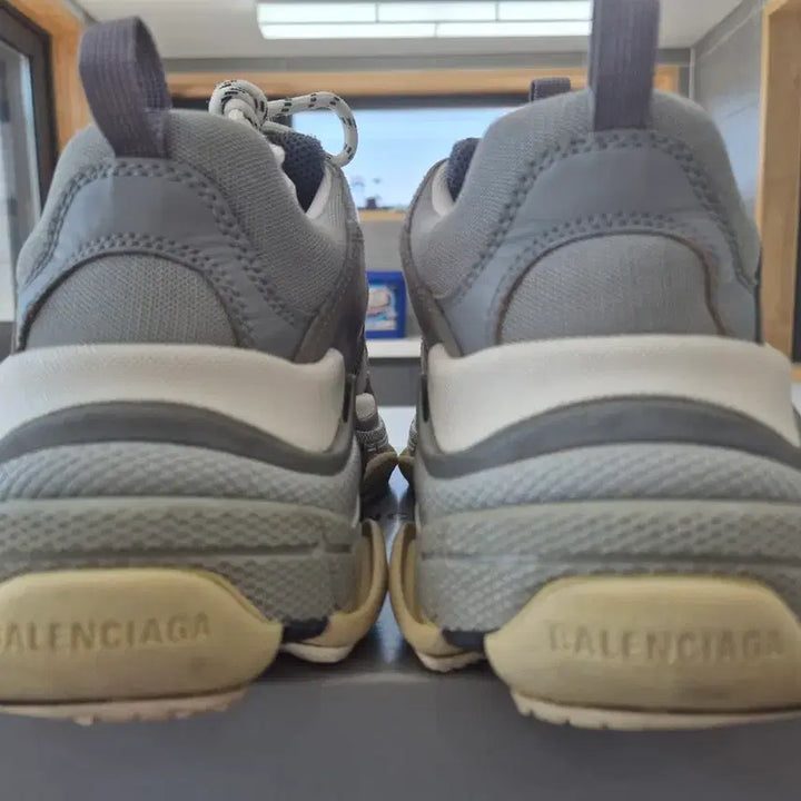 [BUNJANG] Balenciaga Triple S Gray Sneakers / [42]발렌시아가 트리플S 그레이