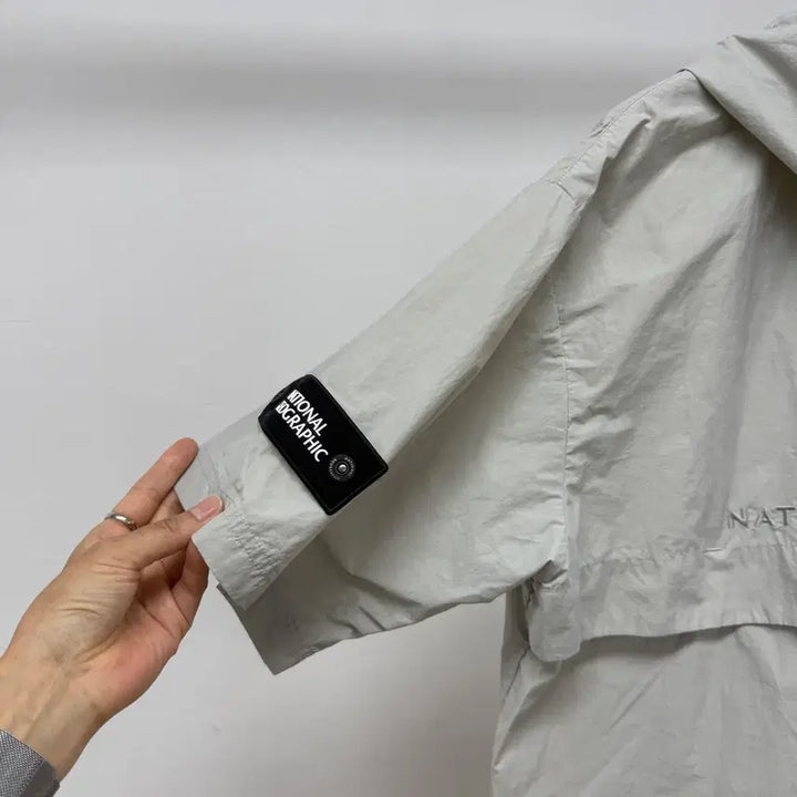 [BUNJANG] National Geographic Anorak Short Sleeve Windbreaker (L) / 내셔널지오그래픽 아노락 반팔 바람막이 L 남녀공용 JS45