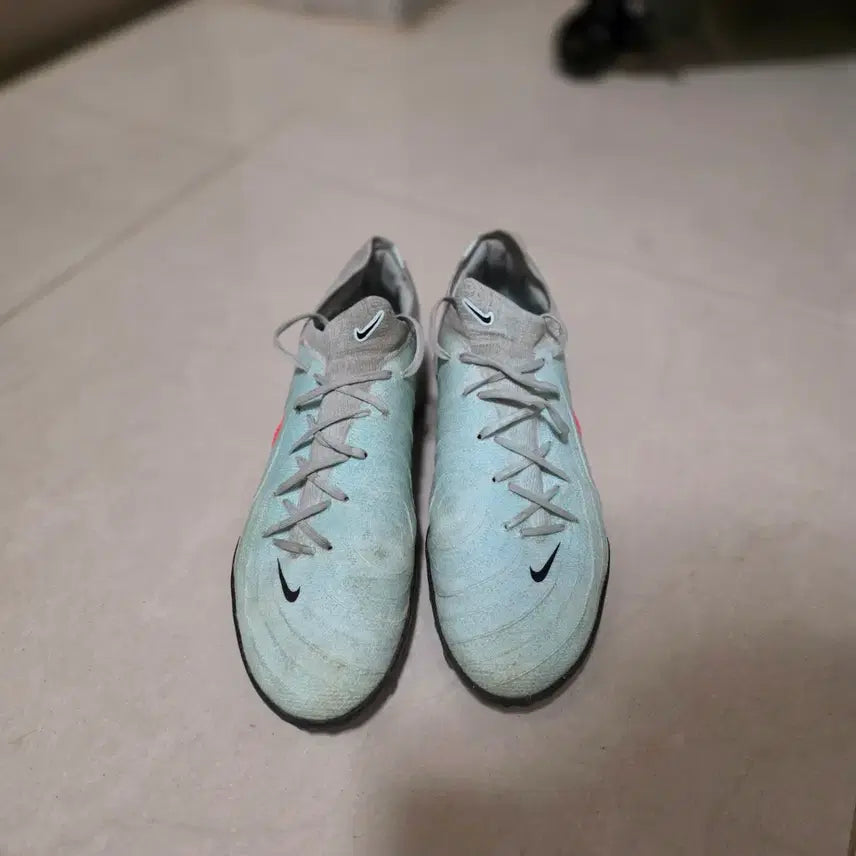 [BUNJANG] Nike Phantom GX2 Pro TF Soccer Shoes (Size 270) / 나이키 팬텀 gx2 프로 tf 풋살화 270 사이즈