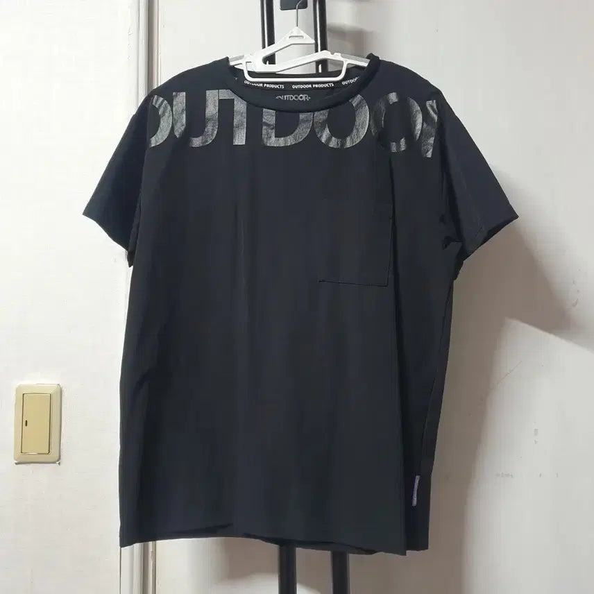 [BUNJANG] Outdoor Products Black Pocket T-shirt / 아웃도어프로덕츠 반팔 블랙 여성66~77