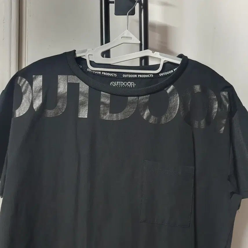 [BUNJANG] Outdoor Products Black Pocket T-shirt / 아웃도어프로덕츠 반팔 블랙 여성66~77