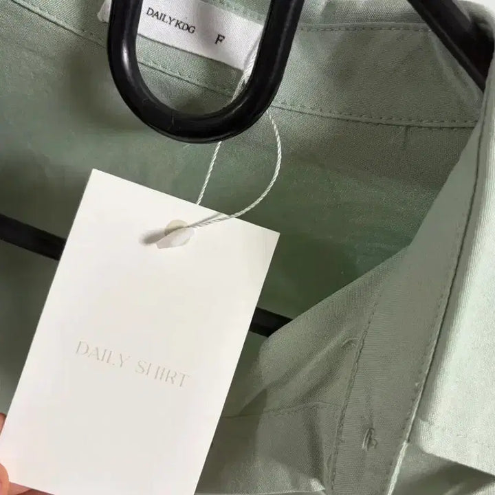 [BUNJANG] Ablly Unisex Wrinkle-Free Loose Fit Shirt / 에이블리 셔츠 남녀공용 링클프리 루즈핏 초록 그린 민트