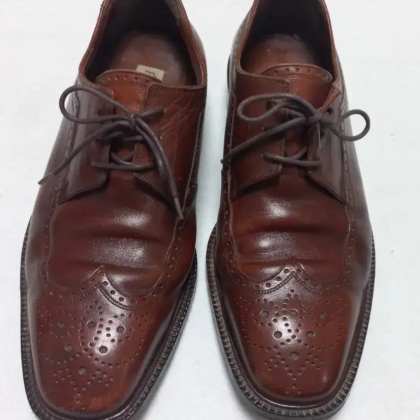 [BUNJANG] Portfolio Brown Wingtip Shoes / 포트폴리오 브라운 윙팁 구두260클래식한 디자인의 포트폴리오 남성 구두