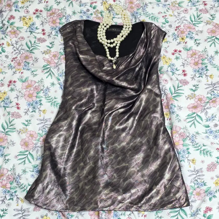 [BUNJANG] Dama Collection Vintage Drape Satin Glitter Layered Sleeveless Top / 일본빈티지)드레이프 새틴글리터 셔링 긱시크 레이어드 블랙슬리브리스민소매탑
