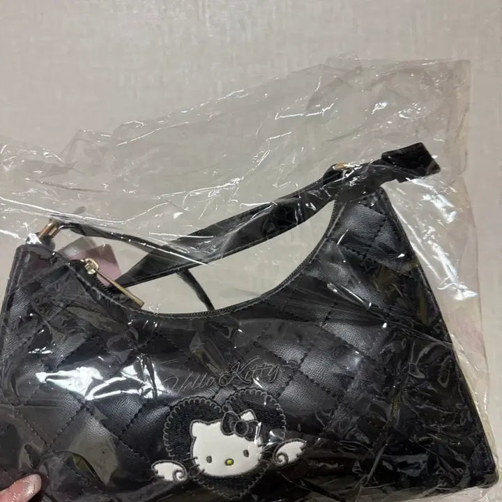 [BUNJANG] Spins Hello Kitty Bag Black / 급전이라 할인) 스핀스 스핀즈 헬로키티 가방 키티가방