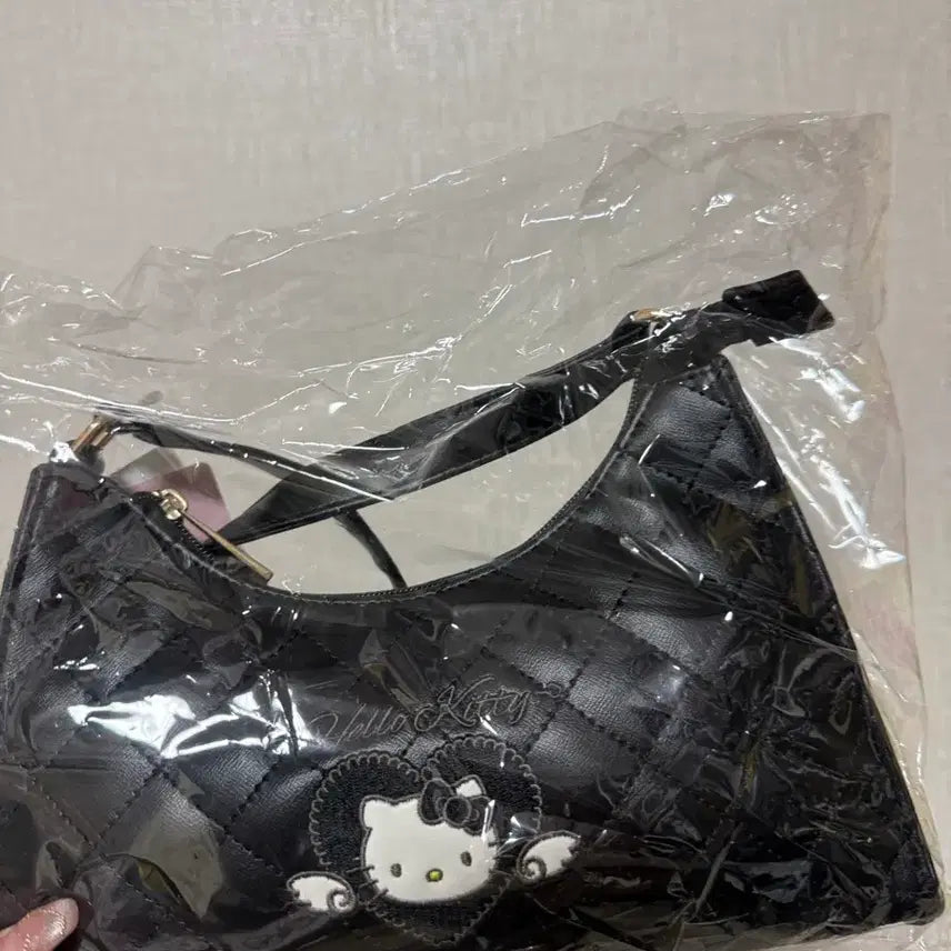 [BUNJANG] Spins Hello Kitty Bag Black / 7/24 오늘만 대박 할인!!!!) 스핀스 스핀즈 헬로키티 가방 키티가방