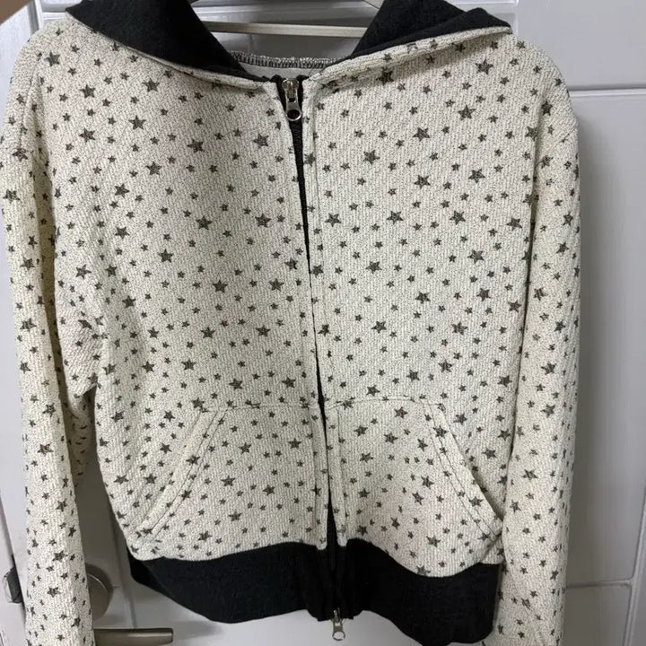 [BUNJANG] Star Pattern Cropped Zip-up / 얇은 별 패턴 집업