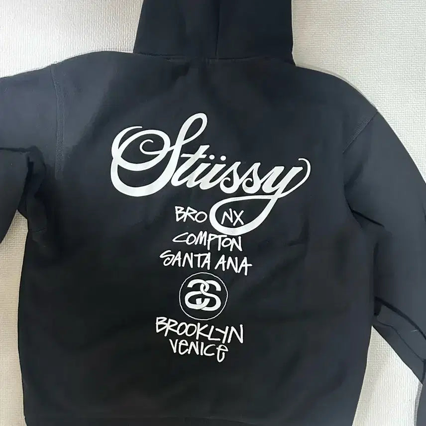 [SOLD OUT] (크림구매 정품) 스투시 월드투어 후드티 블랙 M