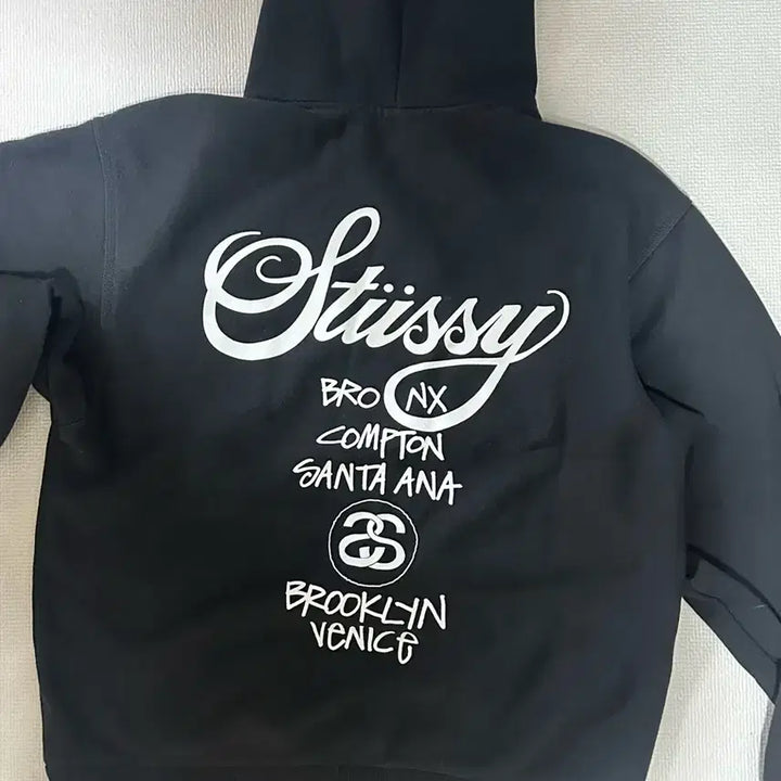 [SOLD OUT] (크림구매 정품) 스투시 월드투어 후드티 블랙 M