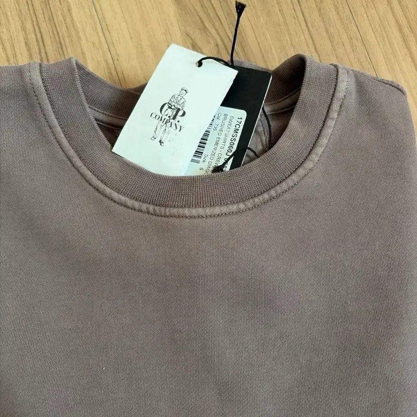 [SOLD OUT] cp컴퍼니 브러쉬드 크루넥 스웻셔츠 맨투맨 s 에머라이즈드 다이애그널 스