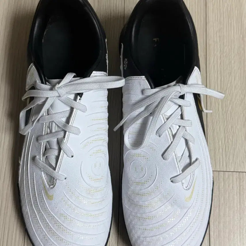 [BUNJANG] Nike Phantom Luna 2 Academy TF White Futsal Shoes / 나이키 풋살화 260 | 나이키 팬텀 GX 2 아카데미 TF 화이트