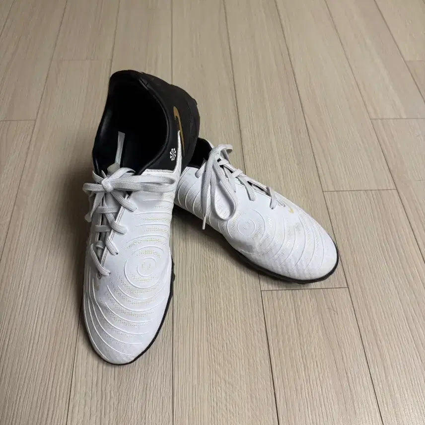 [BUNJANG] Nike Phantom Luna 2 Academy TF White Futsal Shoes / 나이키 풋살화 260 | 나이키 팬텀 GX 2 아카데미 TF 화이트