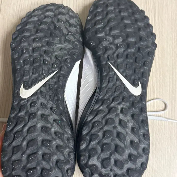 [BUNJANG] Nike Phantom Luna 2 Academy TF White Futsal Shoes / 나이키 풋살화 260 | 나이키 팬텀 GX 2 아카데미 TF 화이트