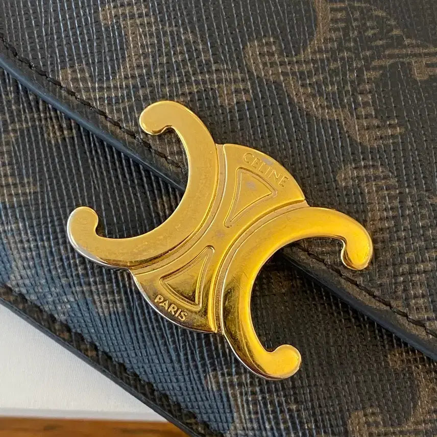 [BUNJANG] Celine Triomphe Flap Card Wallet / 셀린느 트리옹프 플랩 카드 지갑