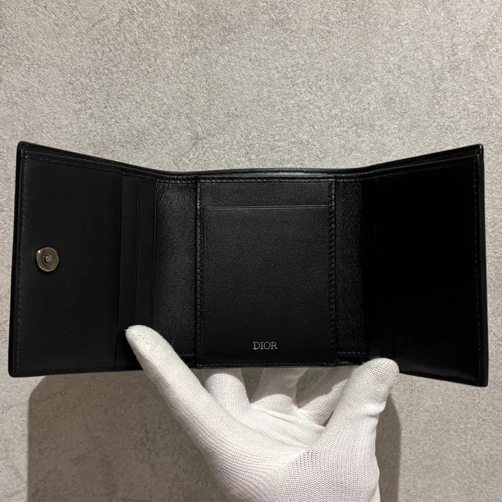 [BUNJANG] Dior CD Diamond Tri-Fold Wallet / [정품(선물가능)/OS] 디올 CD 다이아 3단 반지갑