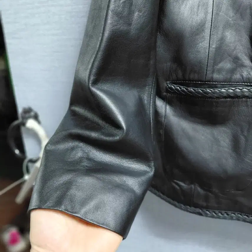[BUNJANG] Leather Jacket (Size 66) / 여성가죽자켓