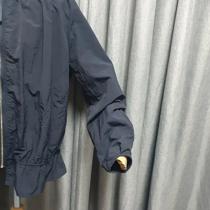 [BUNJANG] Navy Woven Zip-Up Jacket / 네이비 사각사각 우븐집업