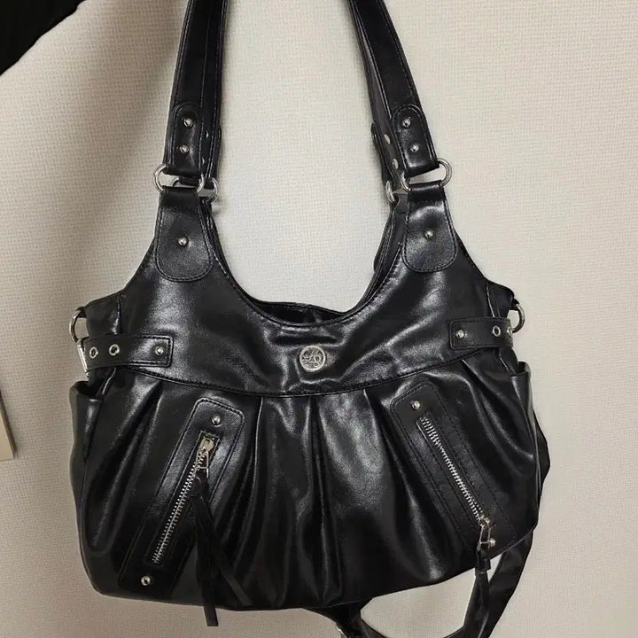 [BUNJANG] IlLago Amber Buckle Shoulder Bag - Black / 일리고 엠버 버클 숄더 백 블랙 ( 배송비포함가격)