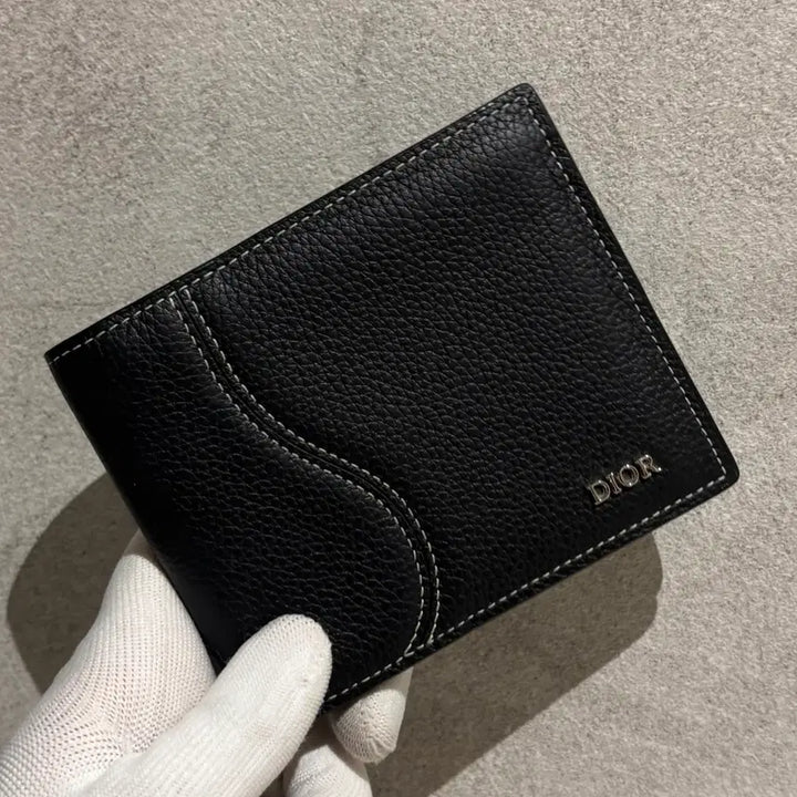 [BUNJANG] Dior Grained Calfskin Saddle Bifold Wallet / 9정품(선물가능)/OS] 디올 그레인드 카프스킨 새들 반지갑