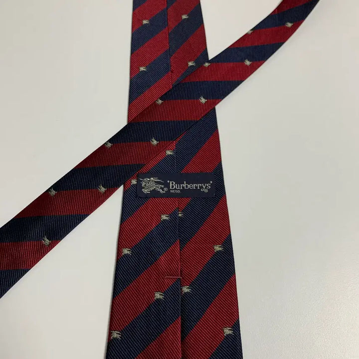 [SOLD OUT] 버버리 모노그램 명품넥타이 레지멘탈 클래식디자인 A등급