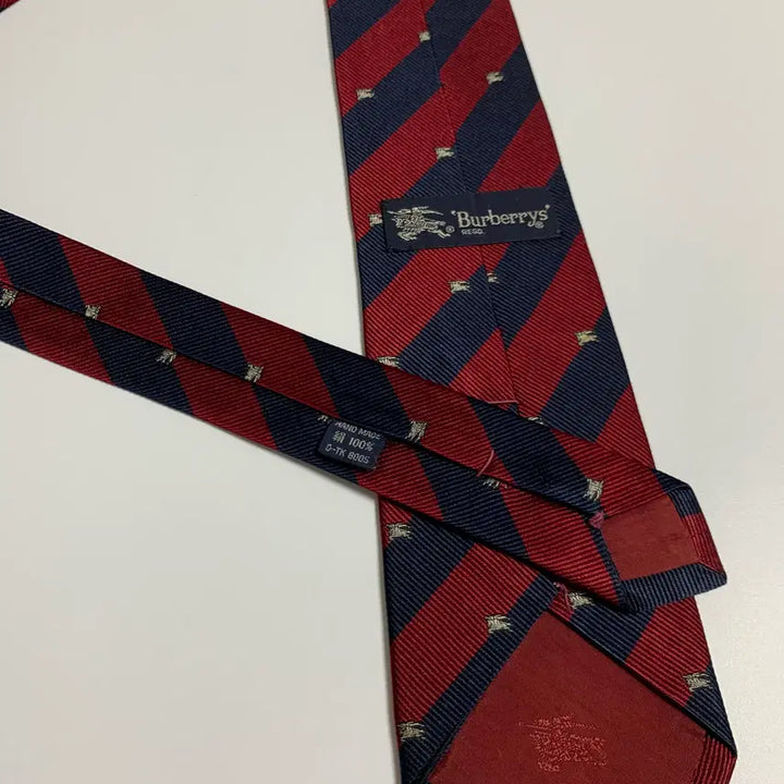[SOLD OUT] 버버리 모노그램 명품넥타이 레지멘탈 클래식디자인 A등급