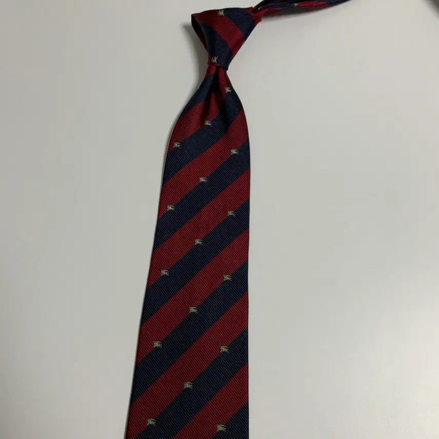 [SOLD OUT] 버버리 모노그램 명품넥타이 레지멘탈 클래식디자인 A등급