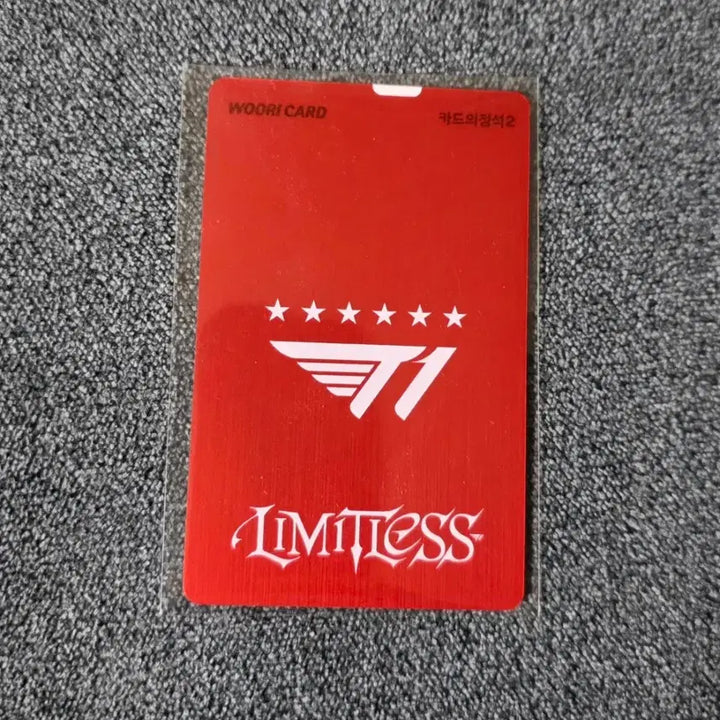 [BUNJANG] T1 Wooribank Collectible Card Set / T1 티원 우리은행 우리카드 소장용 화이트카드+레드카드 1 Set