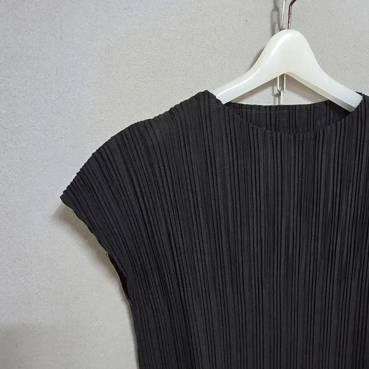 [SOLD OUT] 플리츠미 캡소매라인 티셔츠 FF   n4415