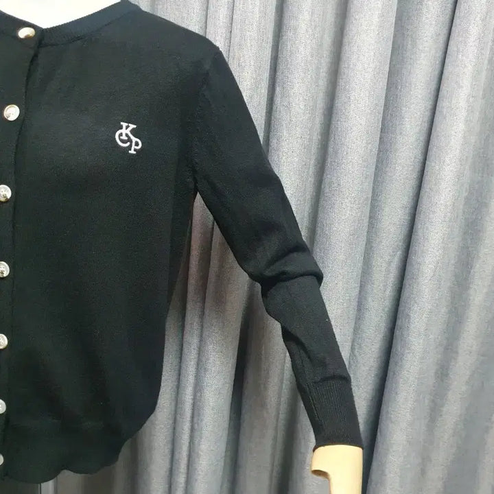 [BUNJANG] Embroidered Black Cardigan / 자수 블랙 가디건