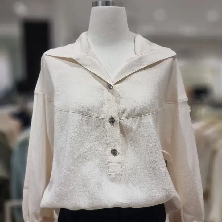 [BUNJANG] NICE CLAUP Open Collar Blouse / 나이스클랍 오픈카라 블라우스
