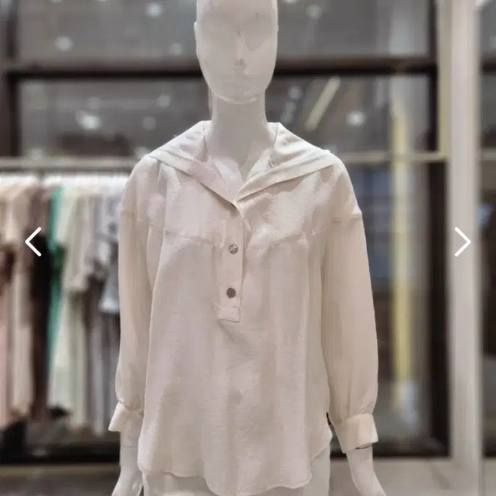 [BUNJANG] NICE CLAUP Open Collar Blouse / 나이스클랍 오픈카라 블라우스