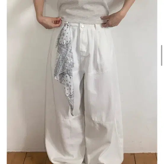 [BUNJANG] 데일리쥬 칼리디 절개 핀턱 코튼 와이드팬츠 아이보리S / 데일리쥬 칼리디 절개 핀턱 코튼 와이드팬츠 아이보리S