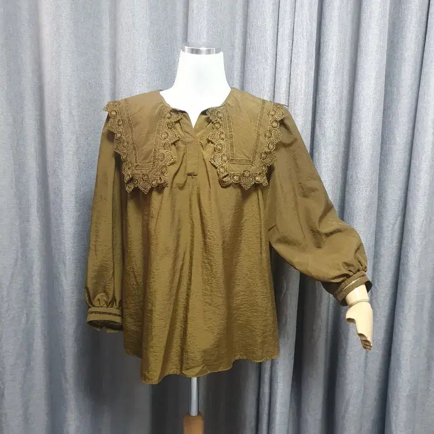 [BUNJANG] Olive Big Collar Square Blouse / 빅카라 사각사각 올리브블라우스