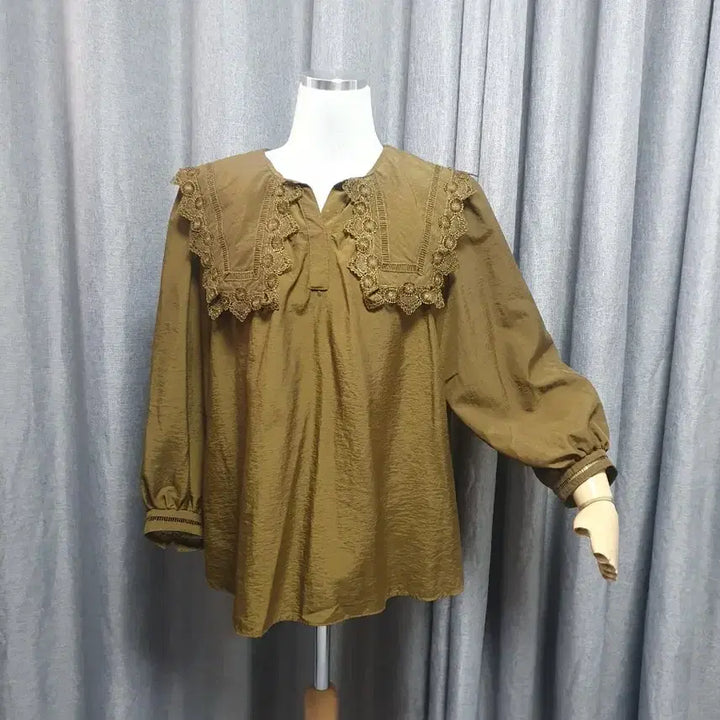 [BUNJANG] Olive Big Collar Square Blouse / 빅카라 사각사각 올리브블라우스