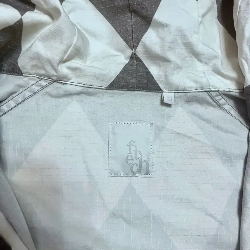 [SOLD OUT] (XL) 페치선데이 체커보드 후디 바람막이