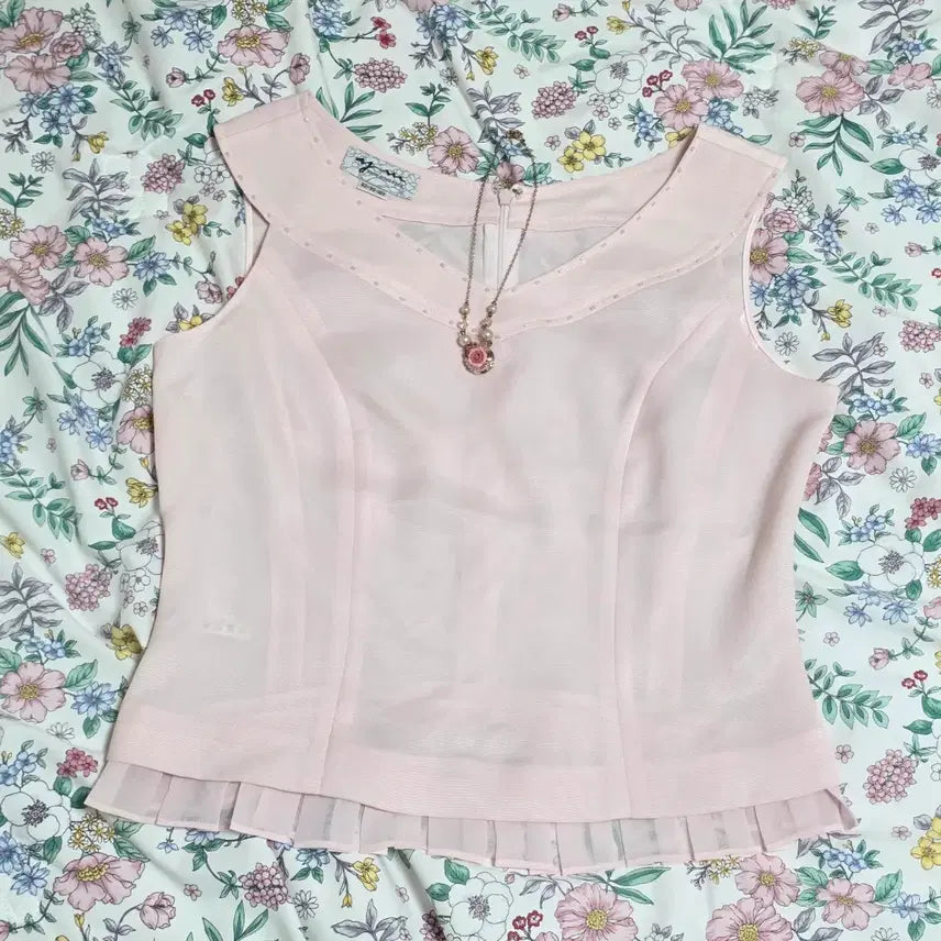 [BUNJANG] Vintage Pink Strawberry Milk Satin Sleeveless Blouse / 빈티지)핑크딸기우유 로맨틱 히메갸루 새틴 쉬폰 슬리브리스민소매블라우스