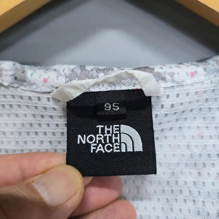 [SOLD OUT] 노스페이스(THE NORTH FACE) 화이트 바람막이 후드 집업 95