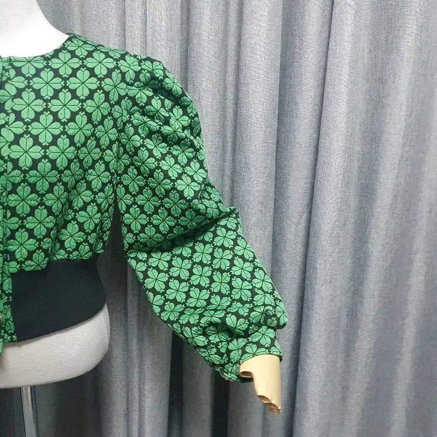 [BUNJANG] Jewel Button Puff Sleeve Cardigan / 보석단추 퍼프 가디건