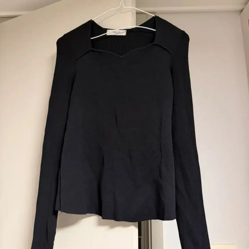 [BUNJANG] Black Square Neck Long Sleeve Knit Top / 블랙 스퀘어넥 긴팔 니트
