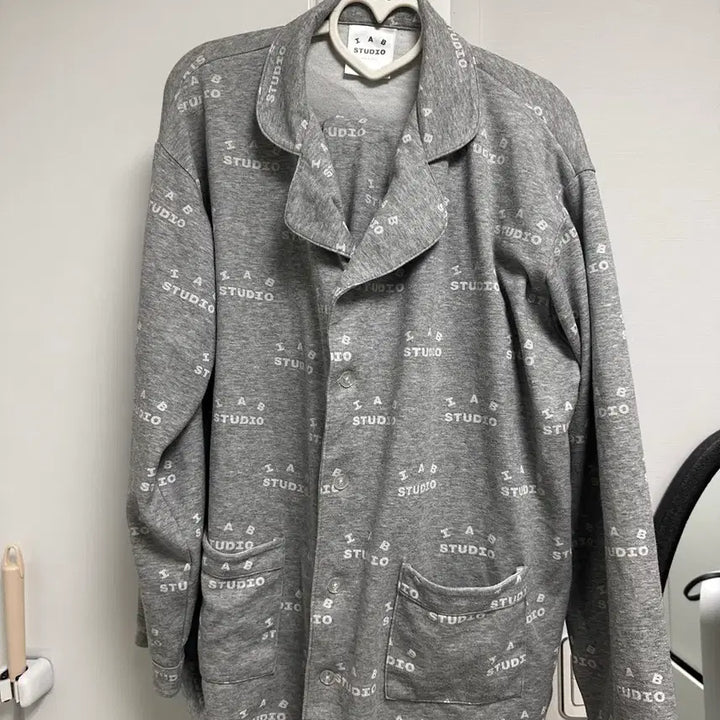 [BUNJANG] IAB Studio Pajama Gray Initial Edition / [L]아이앱 스튜디오 파자마 그레이 초판