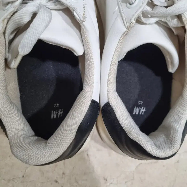 [SOLD OUT] H&amp;M 남자운동화 42사이즈