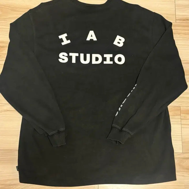 [BUNJANG] IAB Studio Worksout Collaboration Long Sleeve Shirt XL / 아이앱 웍스아웃 콜라보 xl 판매합니다